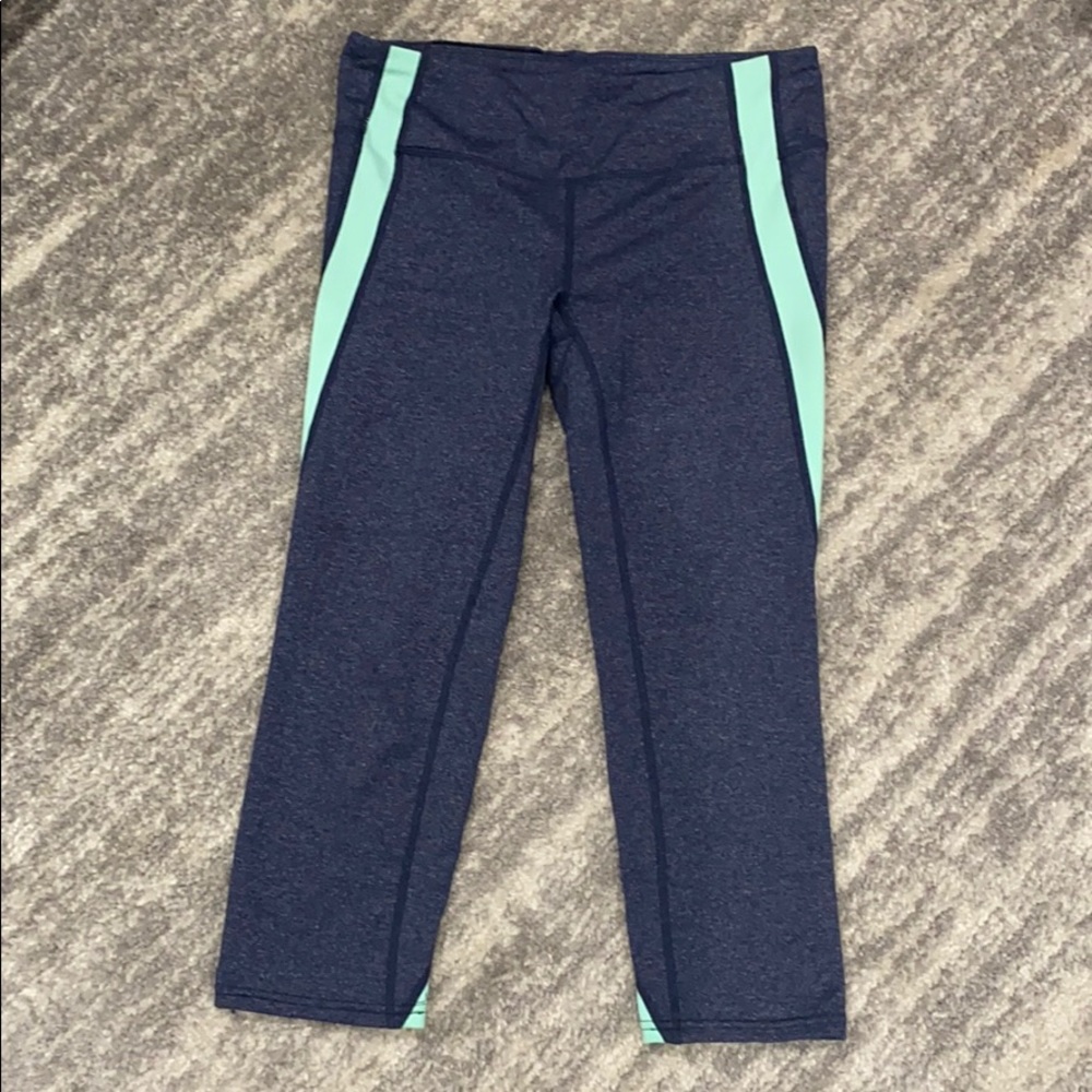 Blue cropped leggings